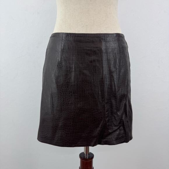 Vintage Express Brown Embossed Leather Mini Skirt sz 5/6 Retro Y2K Coquette Chic - Picture 1 of 7